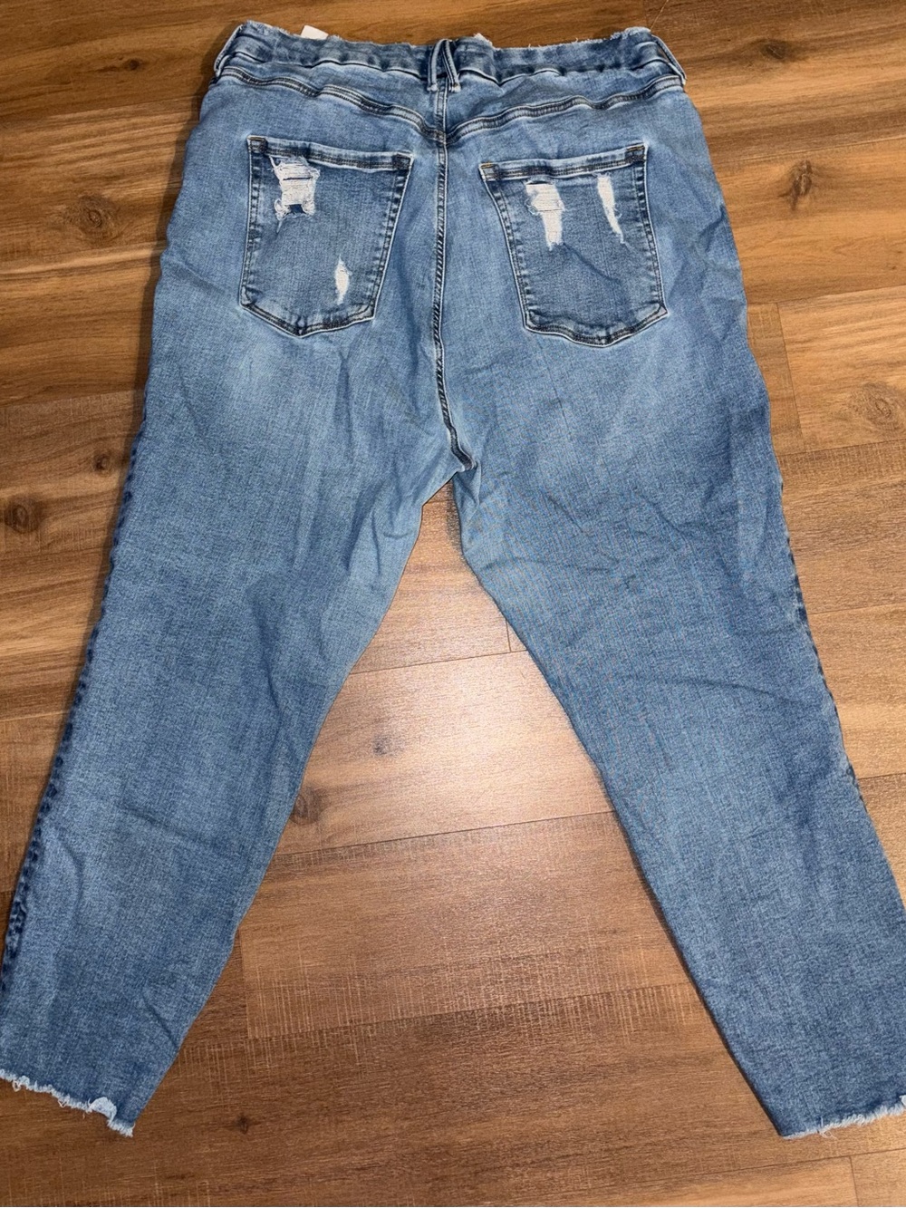 Good American Light Blue Ankle Crop Jeans - Picture 2 of 3